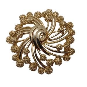 Vintage Gold Tone Crown Trifari Marked Swirl Brooch
